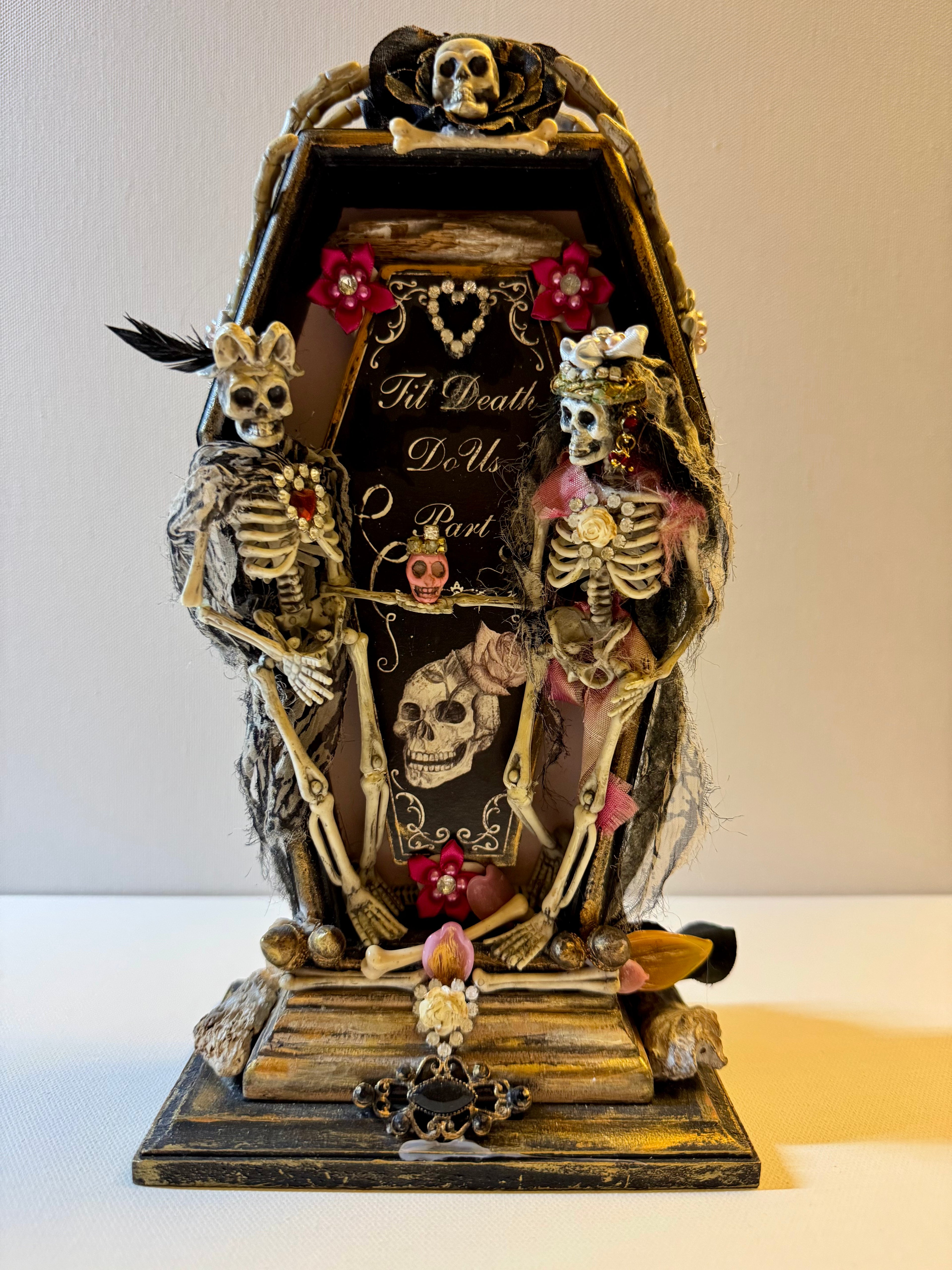“The Skeleton Cottage” — Handcrafted Halloween Diorama with Sculptural Skeleton Couple
