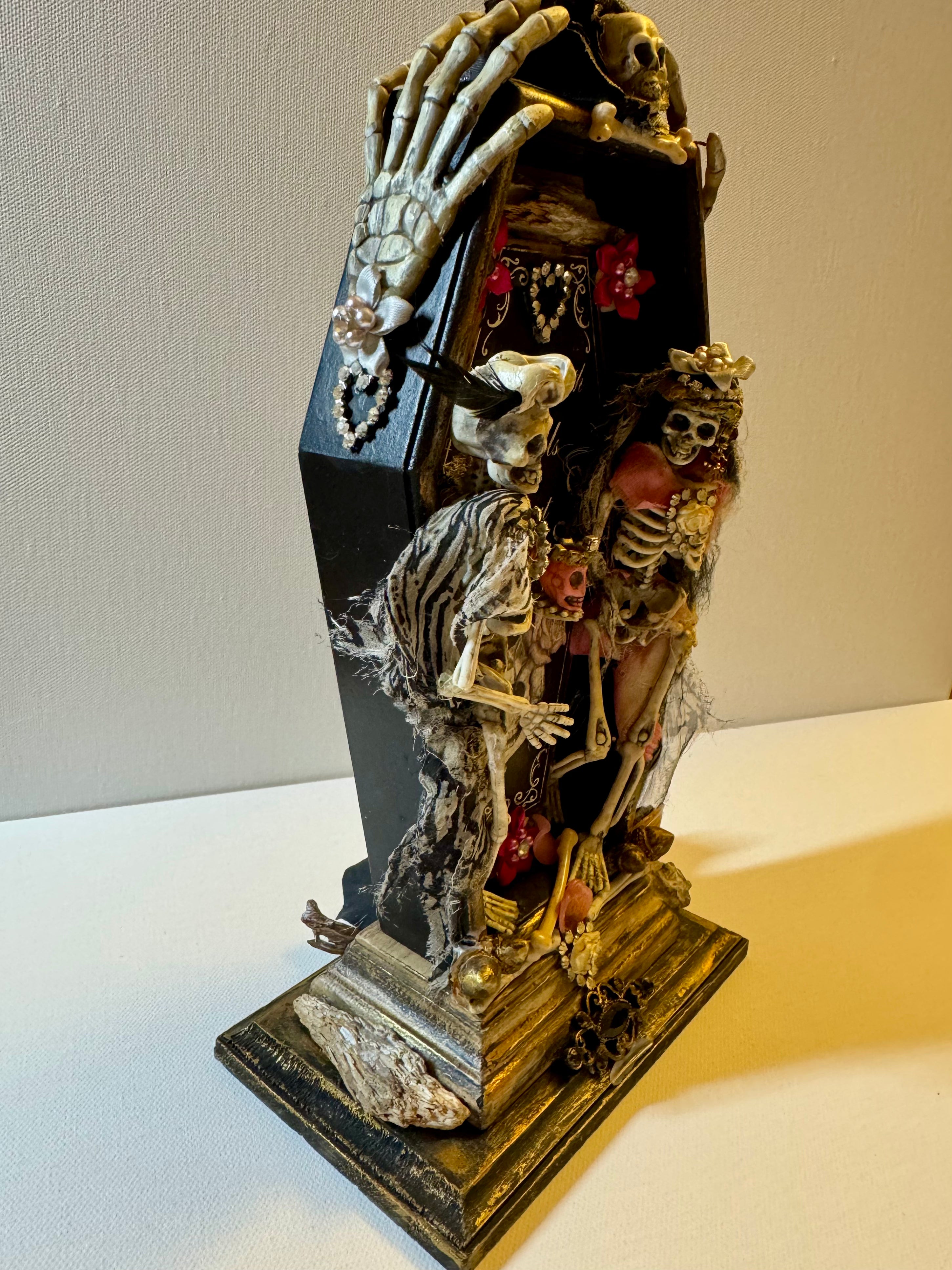 “The Skeleton Cottage” — Handcrafted Halloween Diorama with Sculptural Skeleton Couple