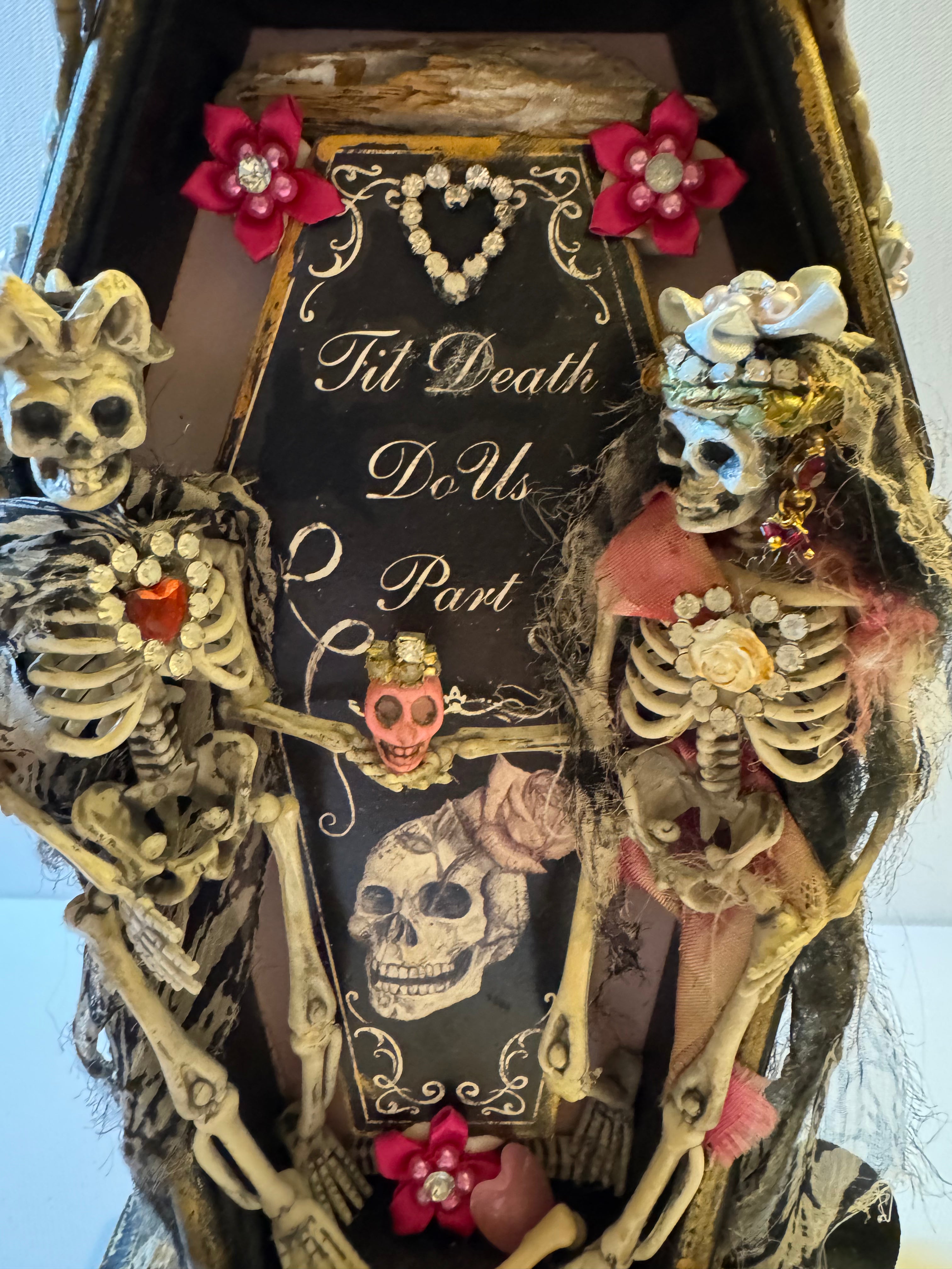 “The Skeleton Cottage” — Handcrafted Halloween Diorama with Sculptural Skeleton Couple